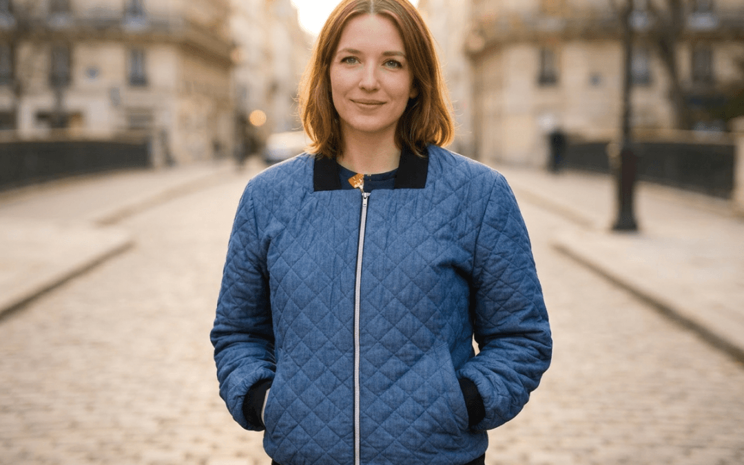 Blouson bomber matelassé, effet denim bleu & bordures noires