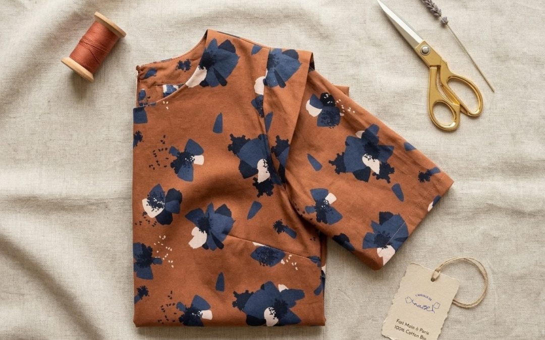 Ensemble estival : Top à volants fleuri et short en jean taille haute