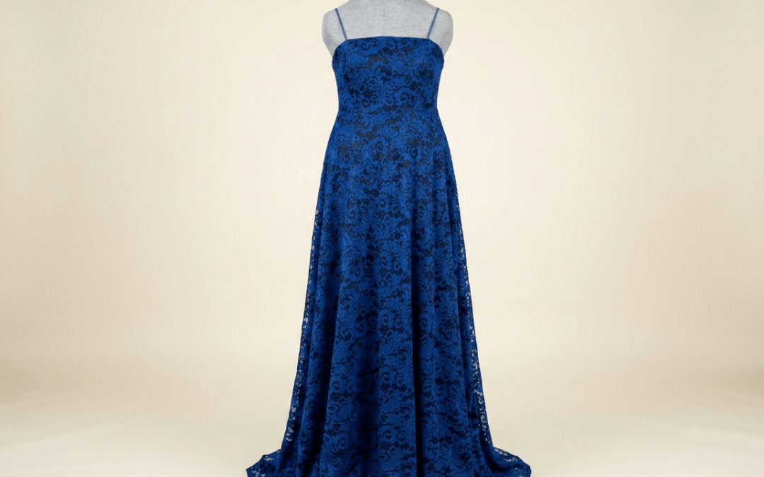 robe longue bleue en dentelle
