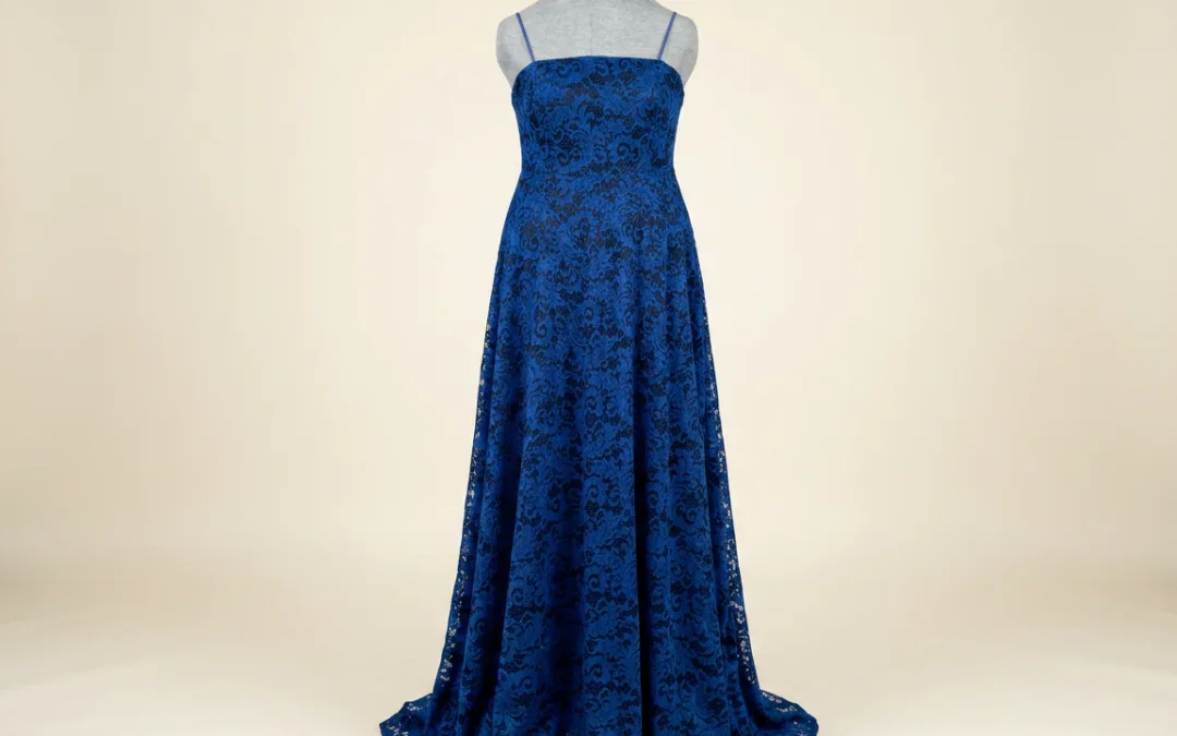 robe longue bleue en dentelle